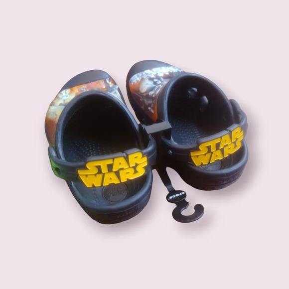Crocs Star Wars Black & Yellow Clog - Kids Size 6/7 - Picture 2 of 14